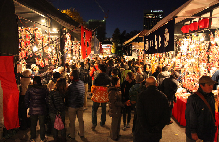 Asakusa kannon Hagoitaichi -Discover Japan’s December Delights: Top 10 Events and Festivals